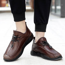 Load image into Gallery viewer, Men Winter warm plush food slipproofed casual leather apartments