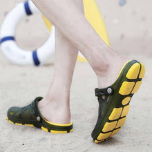 Lade das Bild in den Galerie-Viewer, Herren Sommer Hausschuhe leichte Mesh Clog schnell trocknende Gartenschuhe
