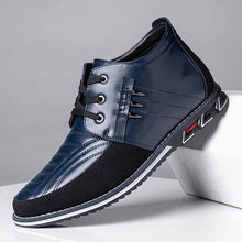 Lade das Bild in den Galerie-Viewer, Herren Mikrofaser Leder Niet Schnür Business Casual Stiefeletten (Schmale Schuhbreite, größere Größe empfohlen.)
