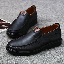 Lade das Bild in den Galerie-Viewer, Herren Retro Farbe Leder Large Size Soft Sole Freizeitschuhe

