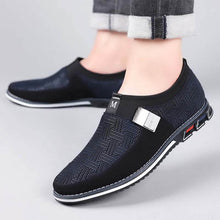 Lade das Bild in den Galerie-Viewer, Herren Wildleder Spleißen Metallschnalle Slip On Soft Sole Business Freizeitschuhe
