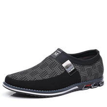 Lade das Bild in den Galerie-Viewer, Herren Wildleder Spleißen Metallschnalle Slip On Soft Sole Business Freizeitschuhe
