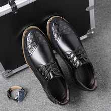 Lade das Bild in den Galerie-Viewer, Herren Mikrofaser Leder Spleißen Rutschfeste Weiche Business Casual Fahrschuhe
