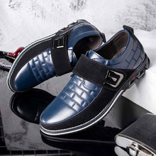 Lade das Bild in den Galerie-Viewer, Herren Metall Dekor Echtes Leder Spleißen Rutschfeste Klettverschluss Business Freizeitschuhe
