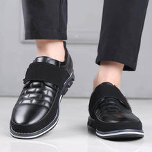 Lade das Bild in den Galerie-Viewer, Herren Metall Dekor Echtes Leder Spleißen Rutschfeste Klettverschluss Business Freizeitschuhe
