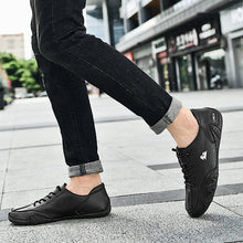 Lade das Bild in den Galerie-Viewer, draussenfeet handgefertigte lederschuhe 31473 schwarz
