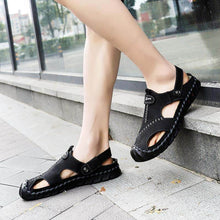Lade das Bild in den Galerie-Viewer, Herren Sandalen Strand Schuhe lässig Set Fuß Hand Hausschuhe
