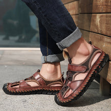 Cargar imagen en el visor de la galería, Los hombres cómodos sandalias están vaciando zapatos de cuero hechos a mano
