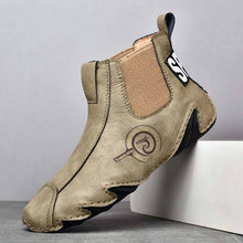 Lade das Bild in den Galerie-Viewer, Herren Leder Atmungsaktive Handnähte Weiche Octopussy Sohle Slip On Trendige Freizeitschuhe
