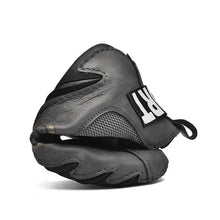 Lade das Bild in den Galerie-Viewer, Herren Leder Atmungsaktive Handnähte Weiche Octopussy Sohle Slip On Trendige Freizeitschuhe
