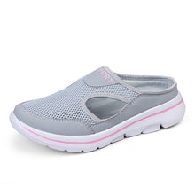 Lade das Bild in den Galerie-Viewer, draussenfeet strickschuhe 31537 hellgrau rosa
