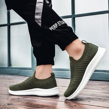 Lade das Bild in den Galerie-Viewer, draussenfeet strickschuhe 31556 armeegrun
