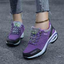 Lade das Bild in den Galerie-Viewer, Damen Herbst &amp; Winter Outdoor Wanderschuhe Dicke Sohle Rutschfeste Weiche Freizeitschuhe

