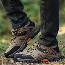Lade das Bild in den Galerie-Viewer, Herren Wasserdichte Leder Turnschuhe Super Warm Outdoor Wanderschuhe Arbeitsschuhe Winter Schneeschuhe
