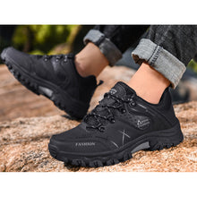 Lade das Bild in den Galerie-Viewer, Herren Wasserdichte Leder Turnschuhe Super Warm Outdoor Wanderschuhe Arbeitsschuhe Winter Schneeschuhe
