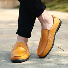 Lade das Bild in den Galerie-Viewer, draussenfeet handgefertigte lederschuhe 31301 gelb
