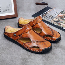 Lade das Bild in den Galerie-Viewer, draussenfeet handgefertigte lederschuhe sandalen hausschuhe 31316 gelbbraun
