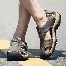Lade das Bild in den Galerie-Viewer, draussenfeet handgefertigte lederschuhe sandalen hausschuhe 31406 dunkelbraun
