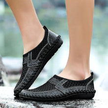 Lade das Bild in den Galerie-Viewer, draussenfeet handgemachte lederschuhe wasserschuhe 114139 schwarz
