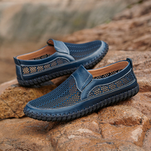 Lade das Bild in den Galerie-Viewer, draussenfeet handgemachte lederschuhe wasserschuhe 31403 blau
